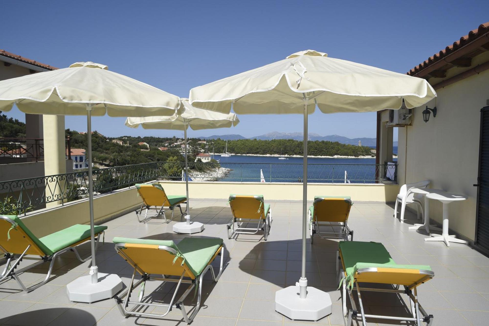 Stella Hotel Apartments Фискардо Екстериор снимка